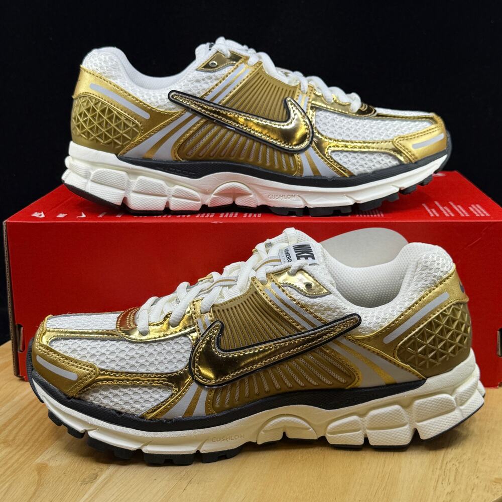 Women's Size 6 Nike Zoom Vomero 5 'Metallic Gold' Sneakers HF7723-001